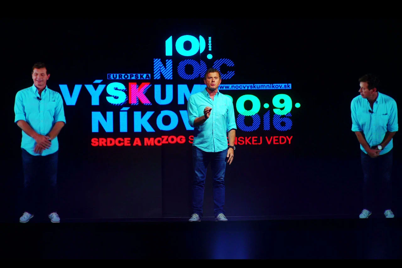 Virtuální postavy na konferenční scéně — realizace SCREENRENTAL.EU